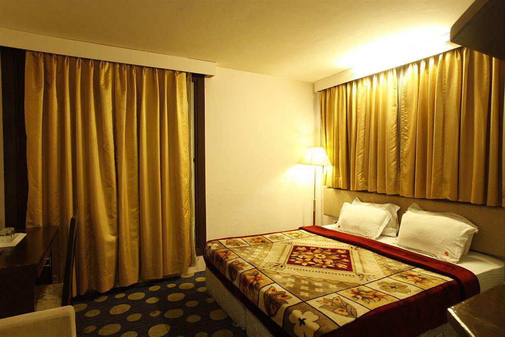 The White Klove New Delhi Exterior foto